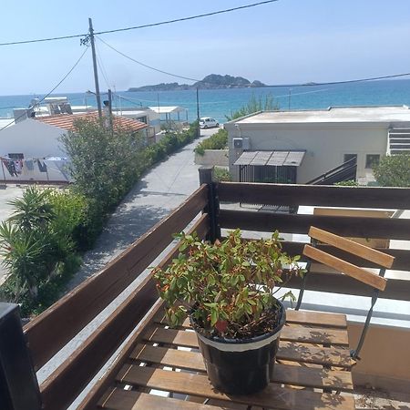 Ayerina First Floor Apartment 아릴라스 외부 사진
